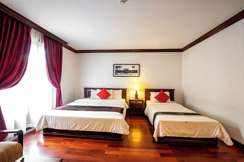 Royal Crown Hotel