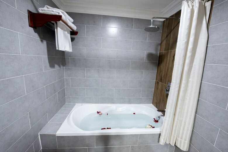 Royal Crown Hotel