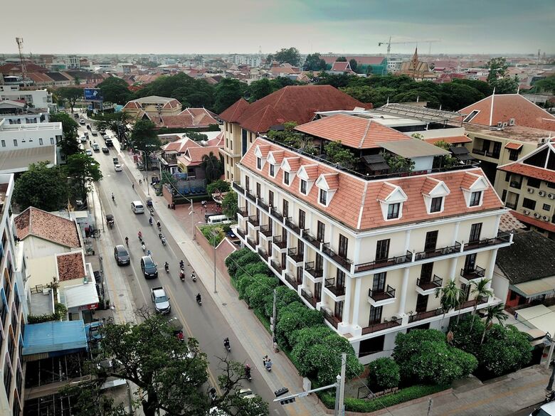 Royal Crown Hotel