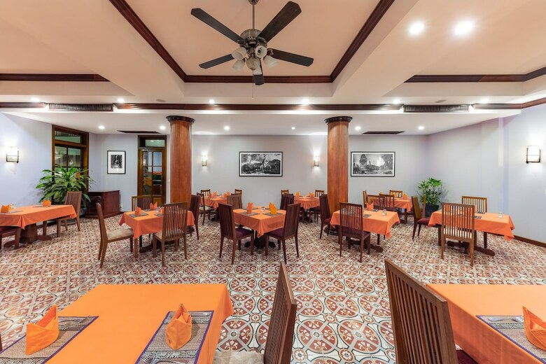 Royal Crown Hotel