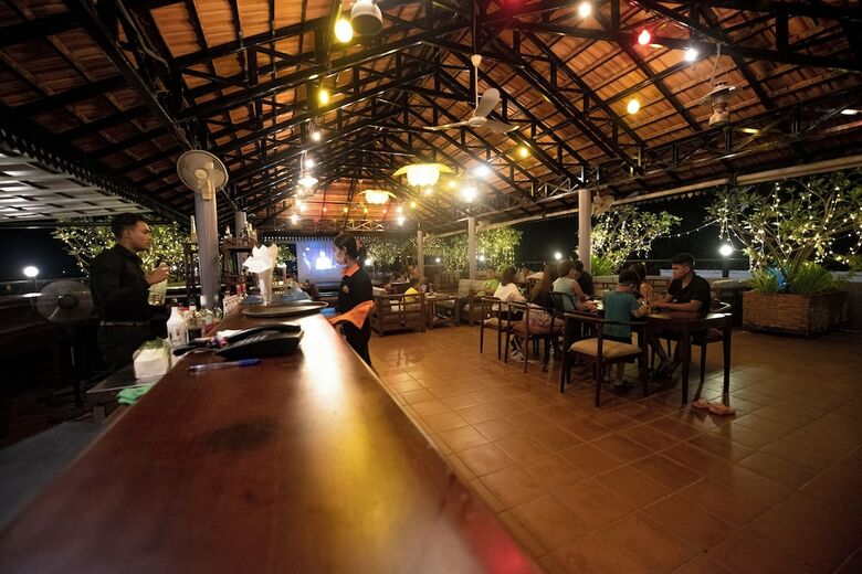 Royal Crown Hotel