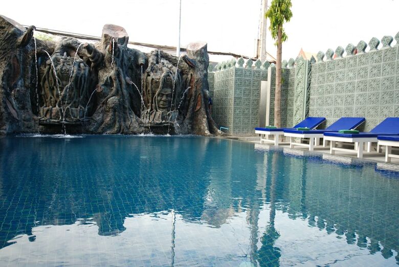 Royal Crown Hotel