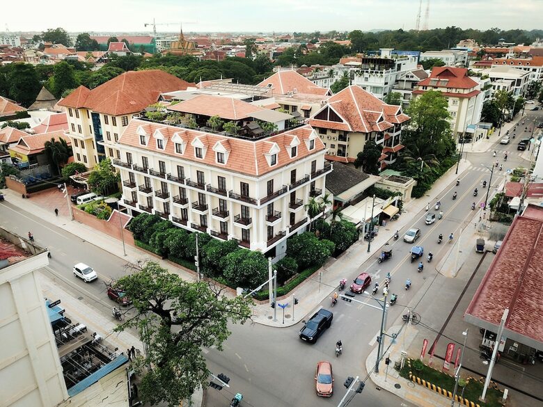 Royal Crown Hotel