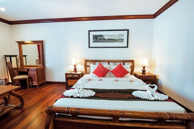 Royal Crown Hotel