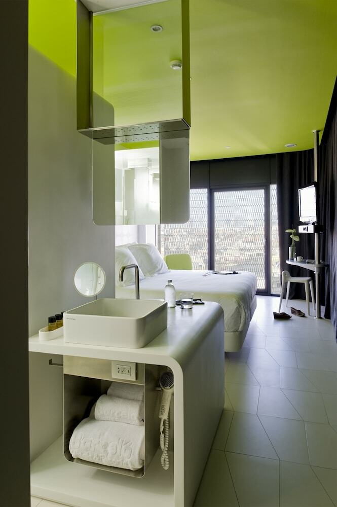Hotel Barcel� Raval