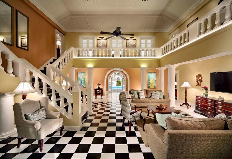 Hotel Half Moon
