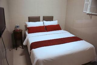 Aura Hotel