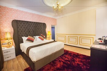 Deluxcious Heritage Hotel