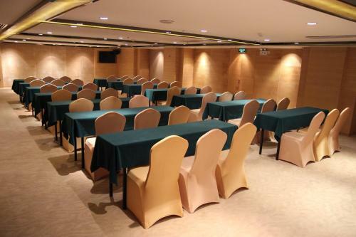 Aoyuan Golf Hotel