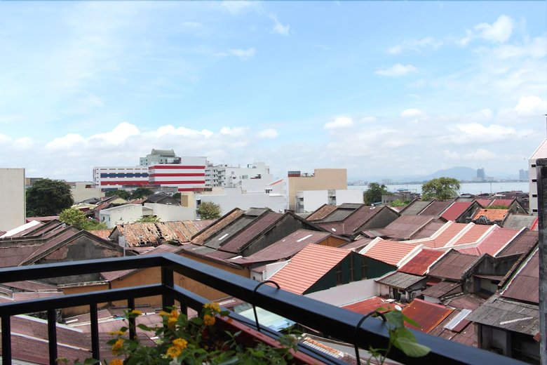 B Street Hotel