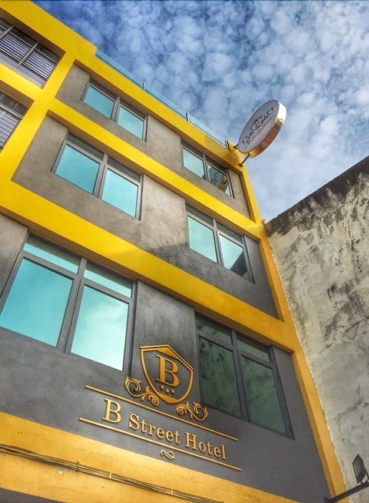 B Street Hotel