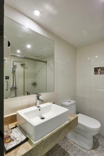 Yingshang Jinyi Hotel - Dade Road Branch