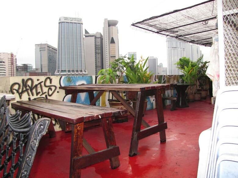 Hostal Oasis Guest House