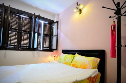 Hostal Thirty Three Stewart Houze