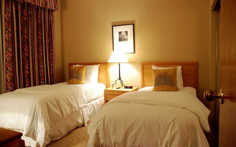 Hotel The Rosellen Suites At Stanley Park (.)