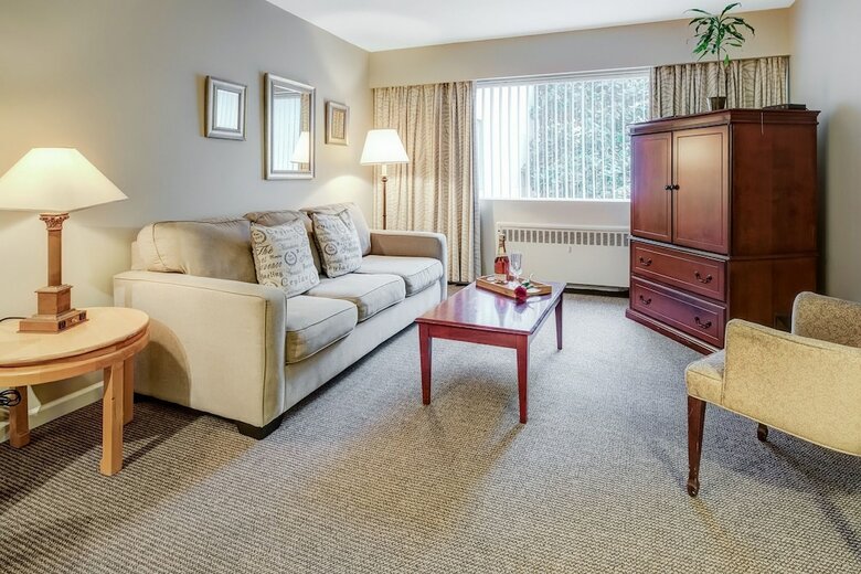 Hotel The Rosellen Suites At Stanley Park (.)