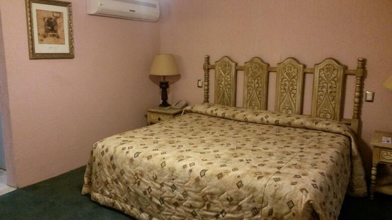 Hotel Los Arcos(.)