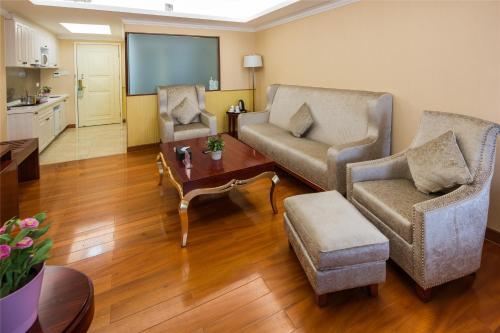 Waifiden Grand Easter International Apartment