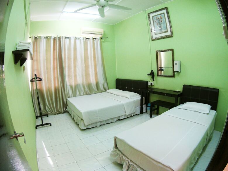 Hostal 39 Guest House