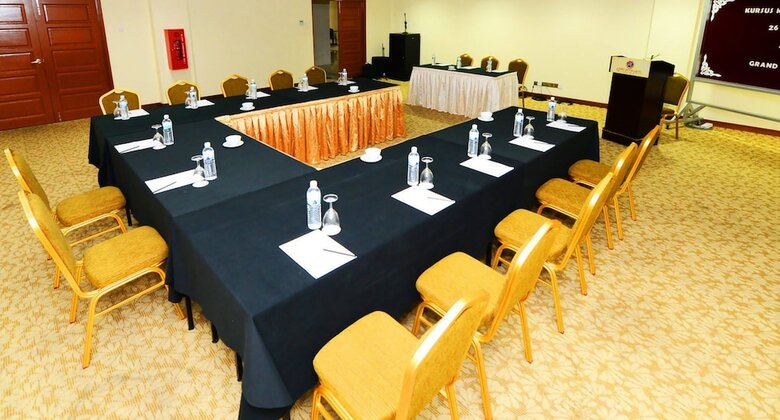 Grand Puteri Hotel
