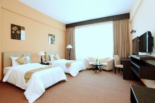 The Regency Waterfront Hotel