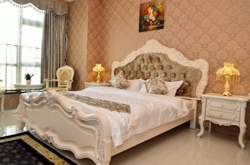 Moon Shine Apartment Hotel