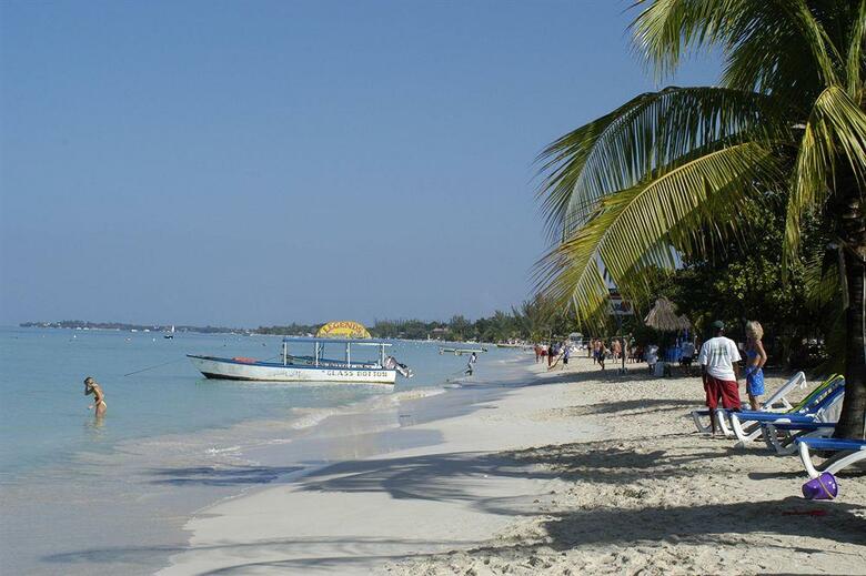 Hotel Legends Beach Resort