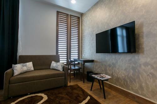 Belllo Hotel Jb Central