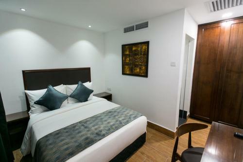 Belllo Hotel Jb Central