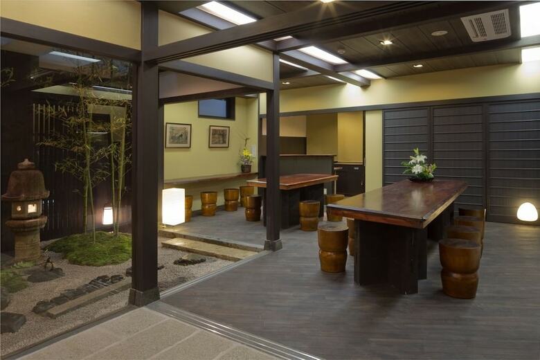 Posada The Edo Sakura