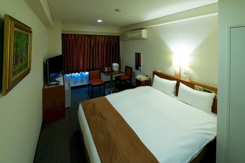 Tokyo Plaza Hotel