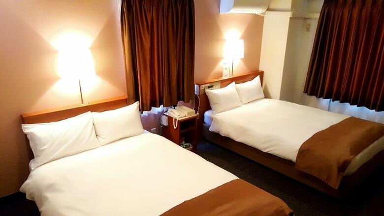 Tokyo Plaza Hotel
