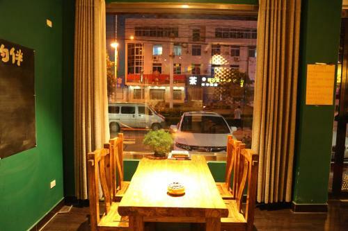 Huashan Mountain Baolianju International Youth Hostel