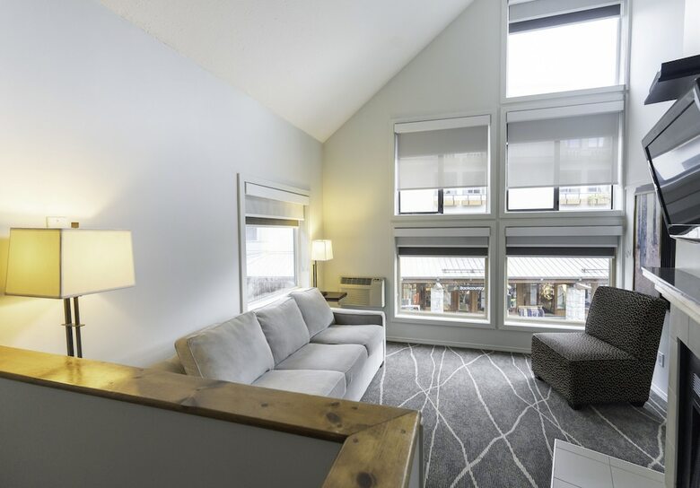 Hotel Executive Inn At Whistler Village
