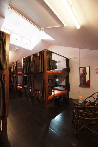 60s Hostel