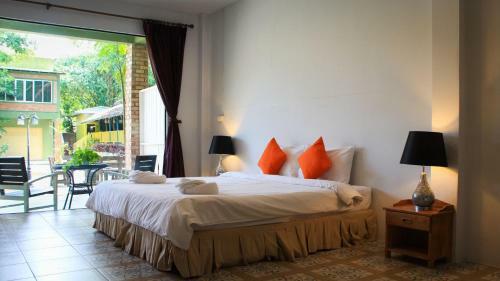 Sunshine Inn Resort