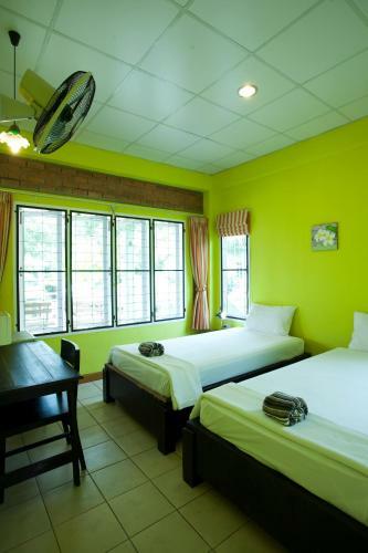 Sunshine Inn Resort