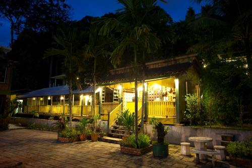 Sunshine Inn Resort