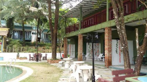 Sunshine Inn Resort