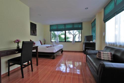Hotel Baan Suay Karon Beach