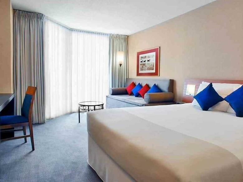 Novotel Toronto Mississauga Centre Hotel