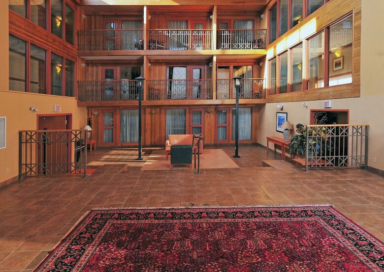 Hotel Banff Ptarmigan Inn