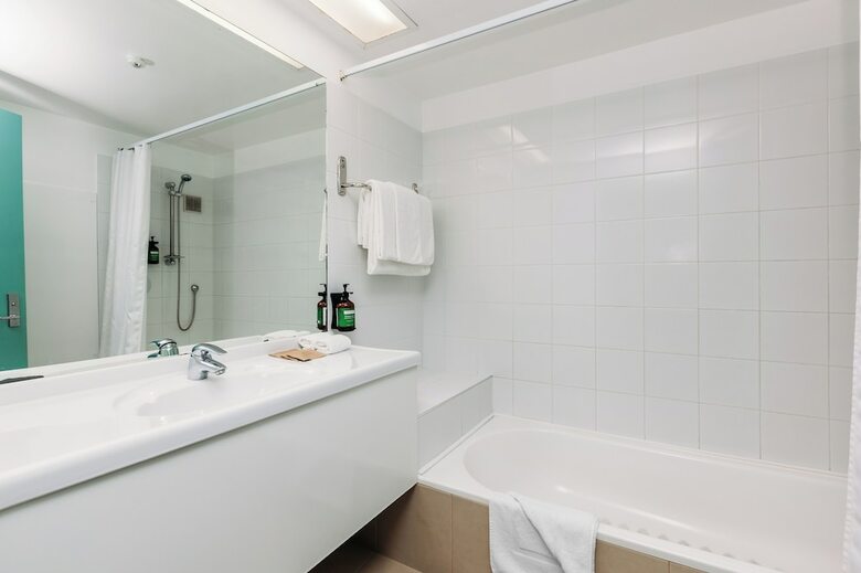 Naumi Auckland Airport Hotel