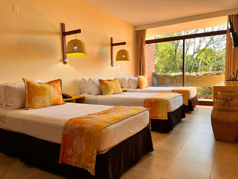 Raices Esturi�n Hotel