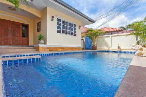 Villa Baan Chokdee - 5 Bed - Private Pool