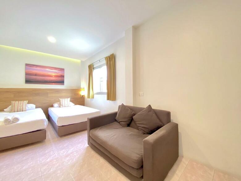 Hostal Pensiri House