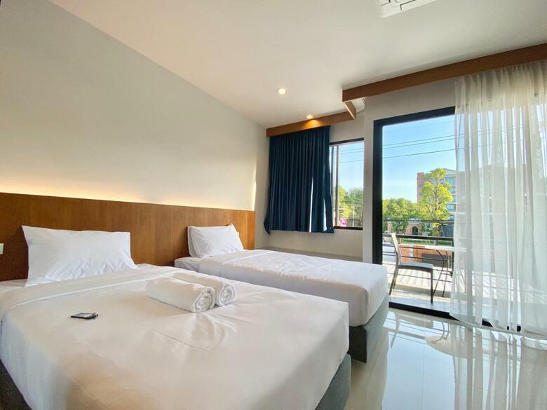 Hostal Pensiri House