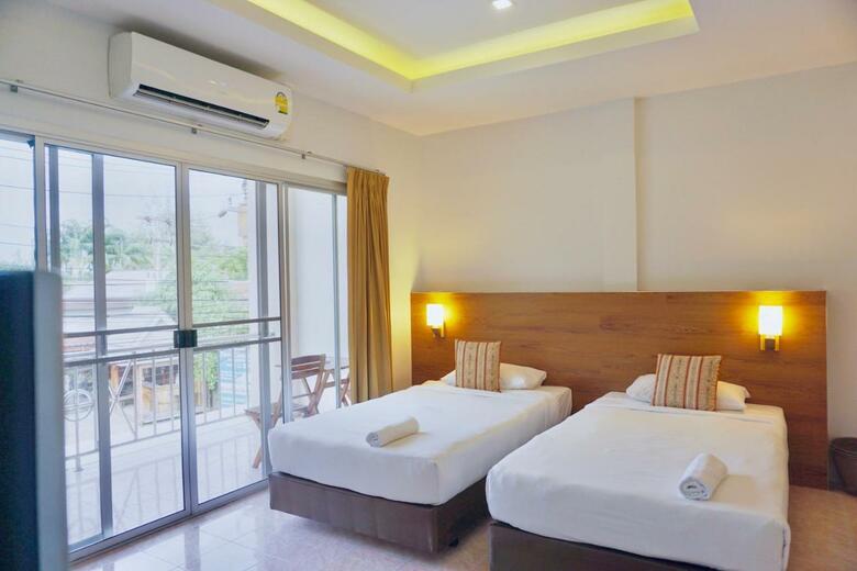 Hostal Pensiri House