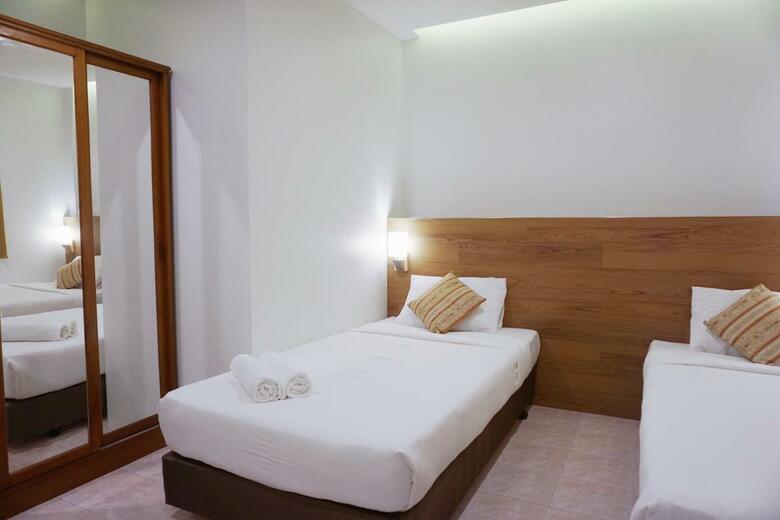 Hostal Pensiri House
