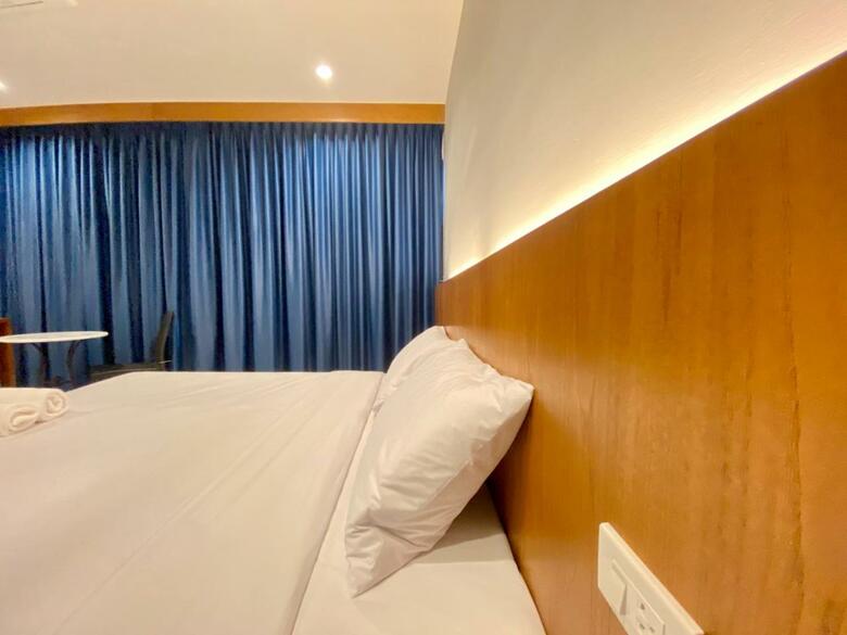 Hostal Pensiri House